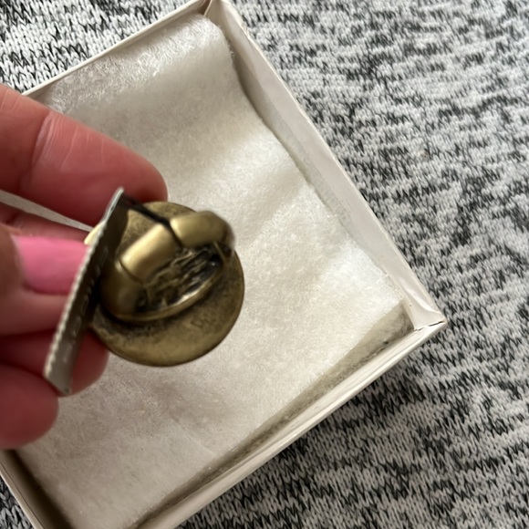 NWT CHICO’S AYLA SWIRL EXPANDABLE COCKTAIL RING  (6-8) - Picture 4 of 5